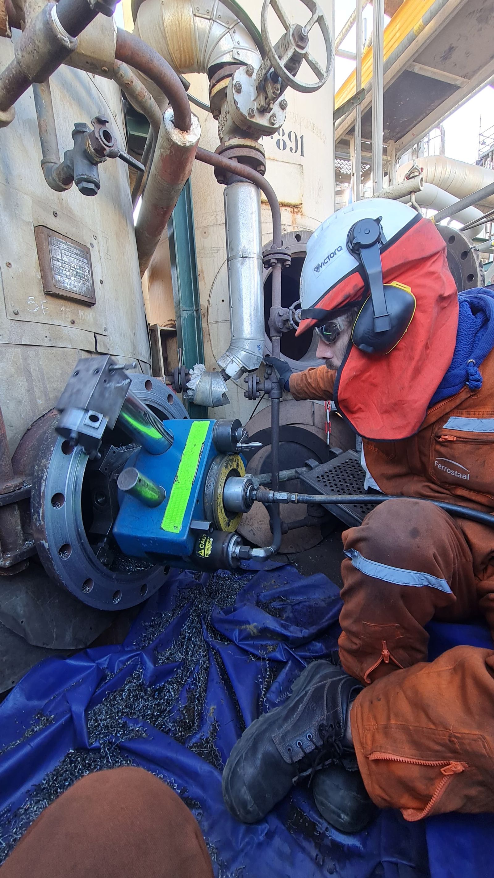 Servicio de rectificado de flanges en planta petroquímica